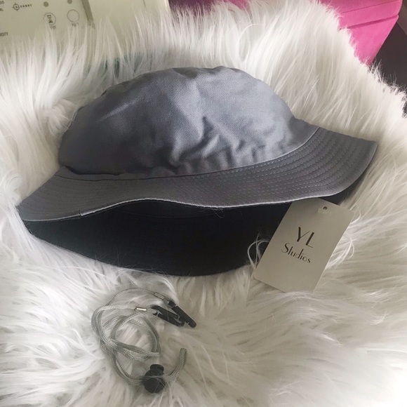 Reversible bucket hat - Picture 3 of 5